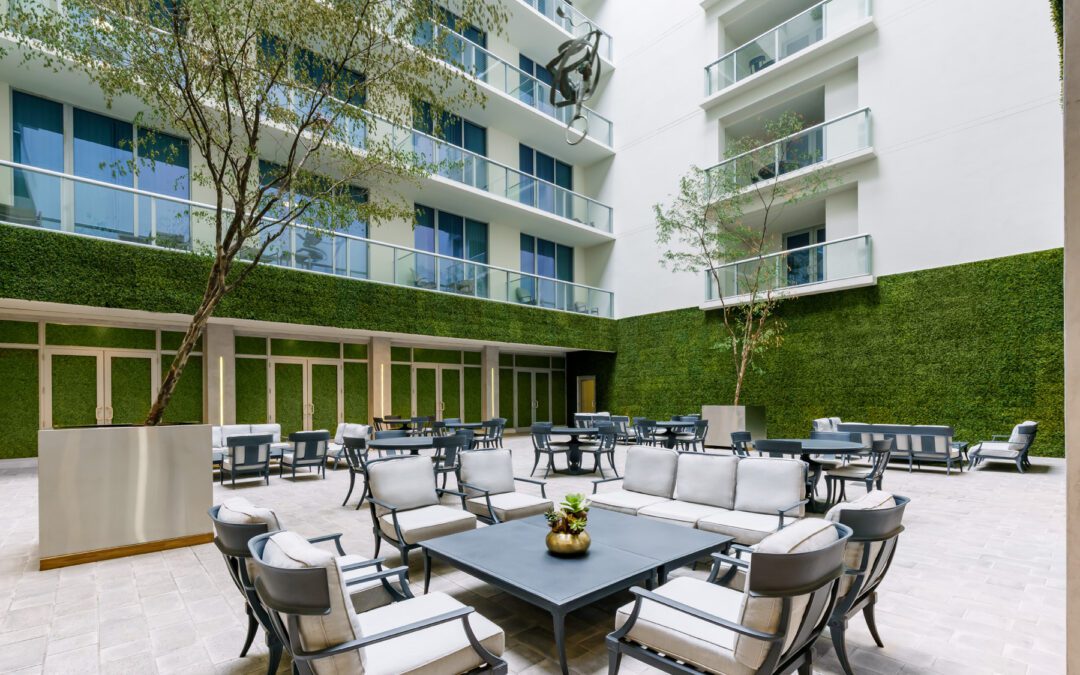 Costa Courtyard